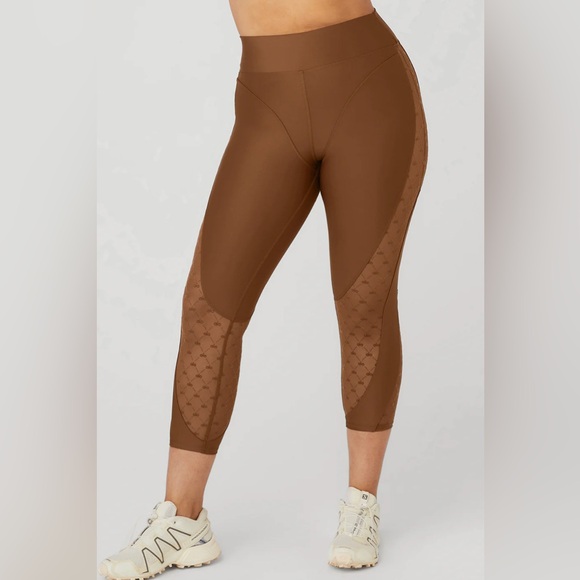 Alo Airlift Mesh High-Waist Celeste Capri in Cinnamon Brown XXS - Picture 3 of 8